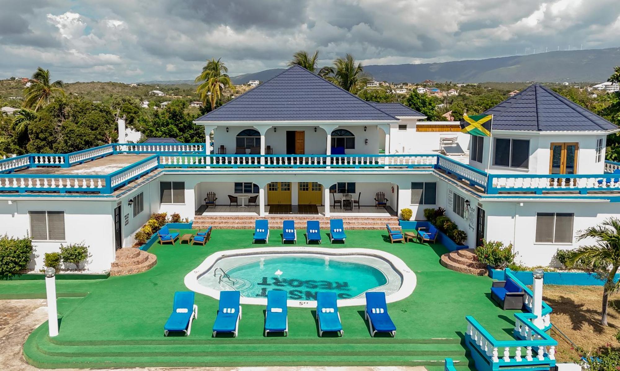 Beyond Sunset Resort & Villas Treasure Beach Exteriör bild