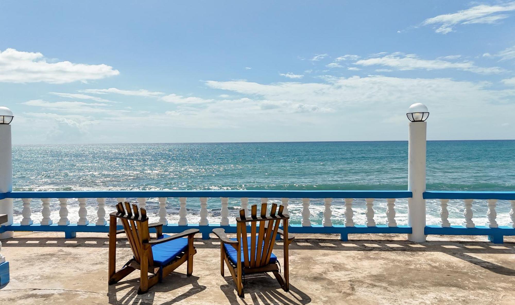 Beyond Sunset Resort & Villas Treasure Beach Exteriör bild