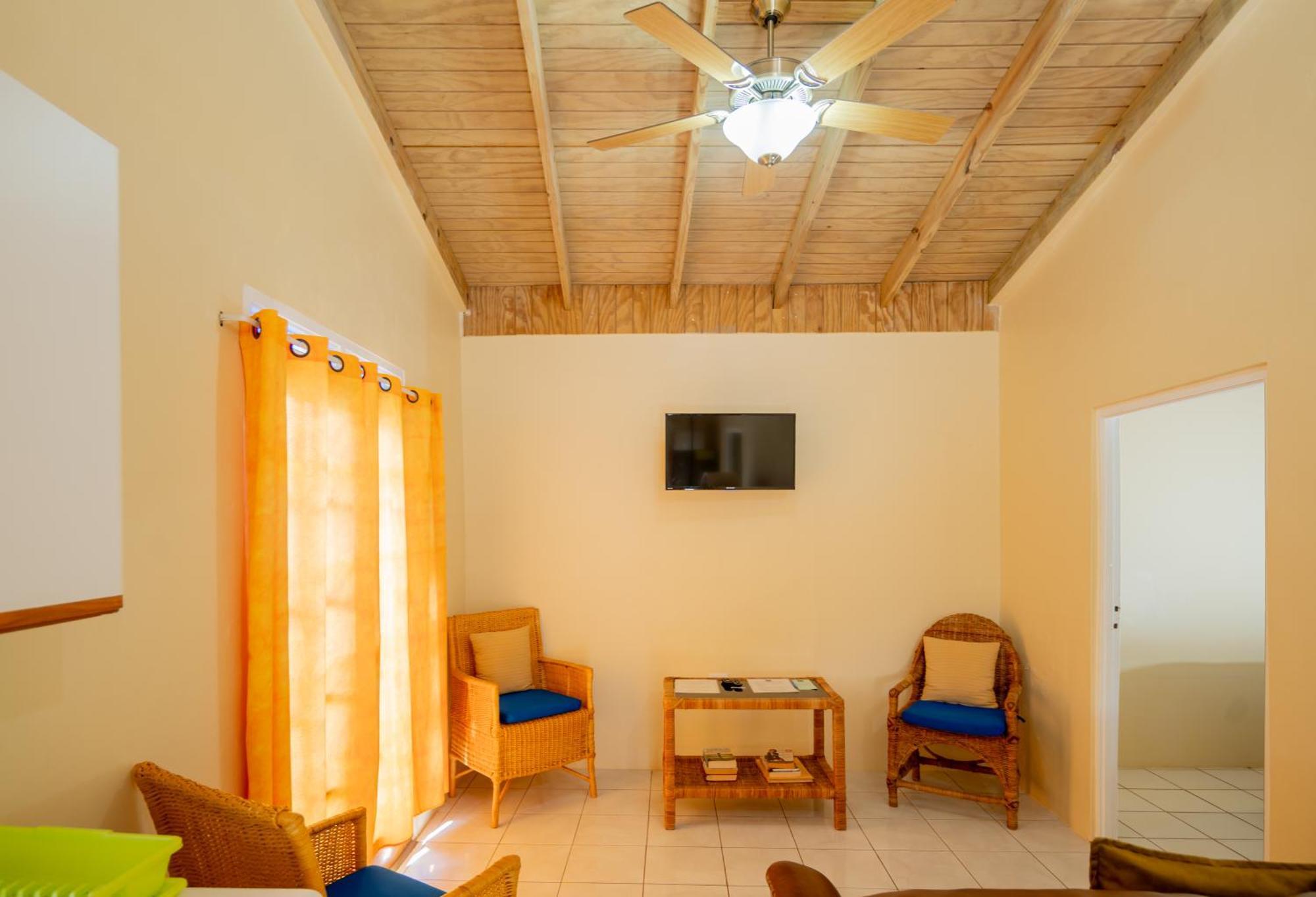 Beyond Sunset Resort & Villas Treasure Beach Exteriör bild