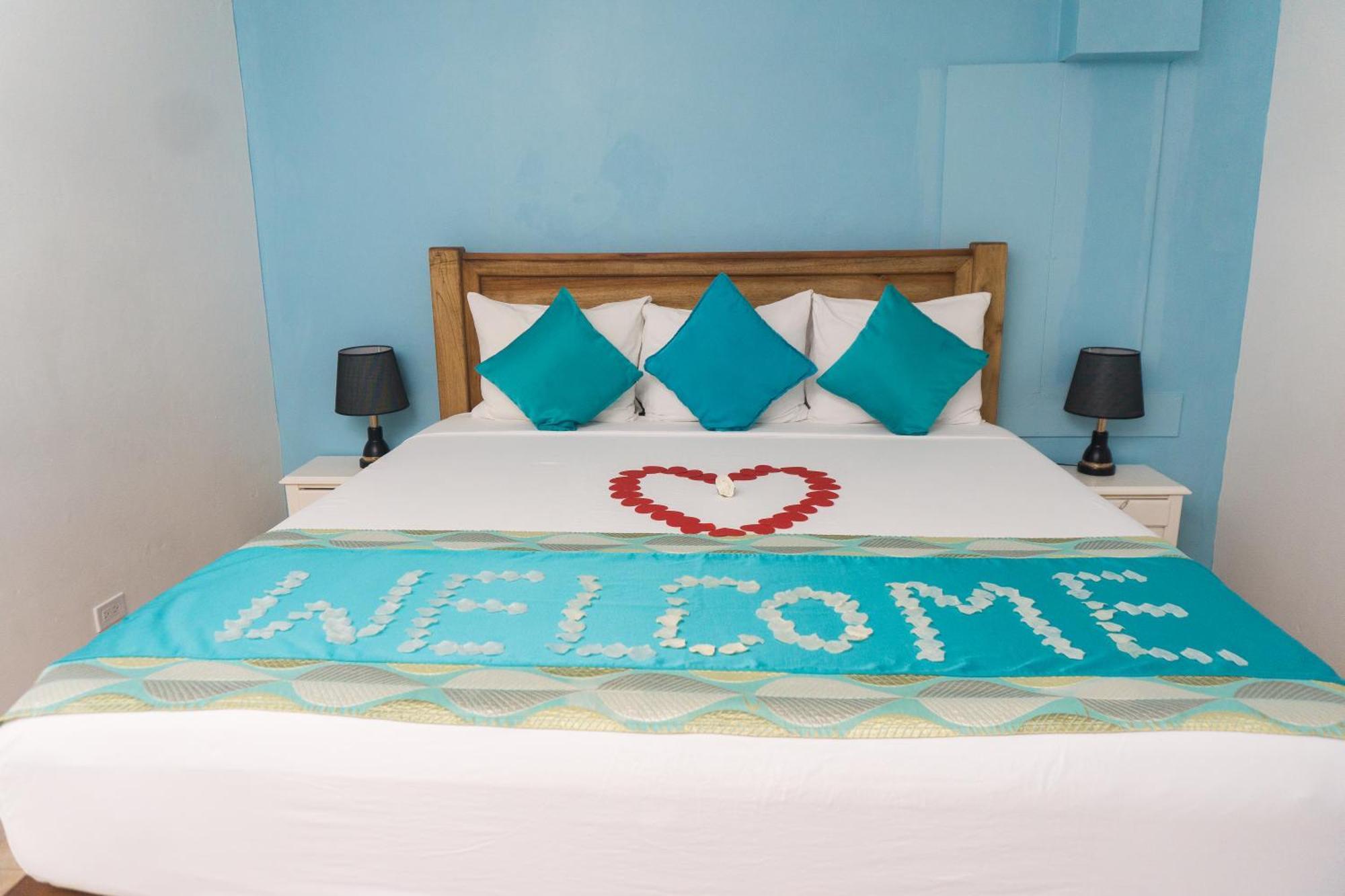 Beyond Sunset Resort & Villas Treasure Beach Exteriör bild