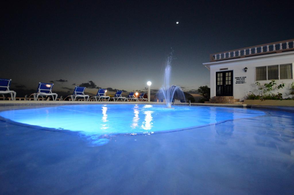 Beyond Sunset Resort & Villas Treasure Beach Exteriör bild