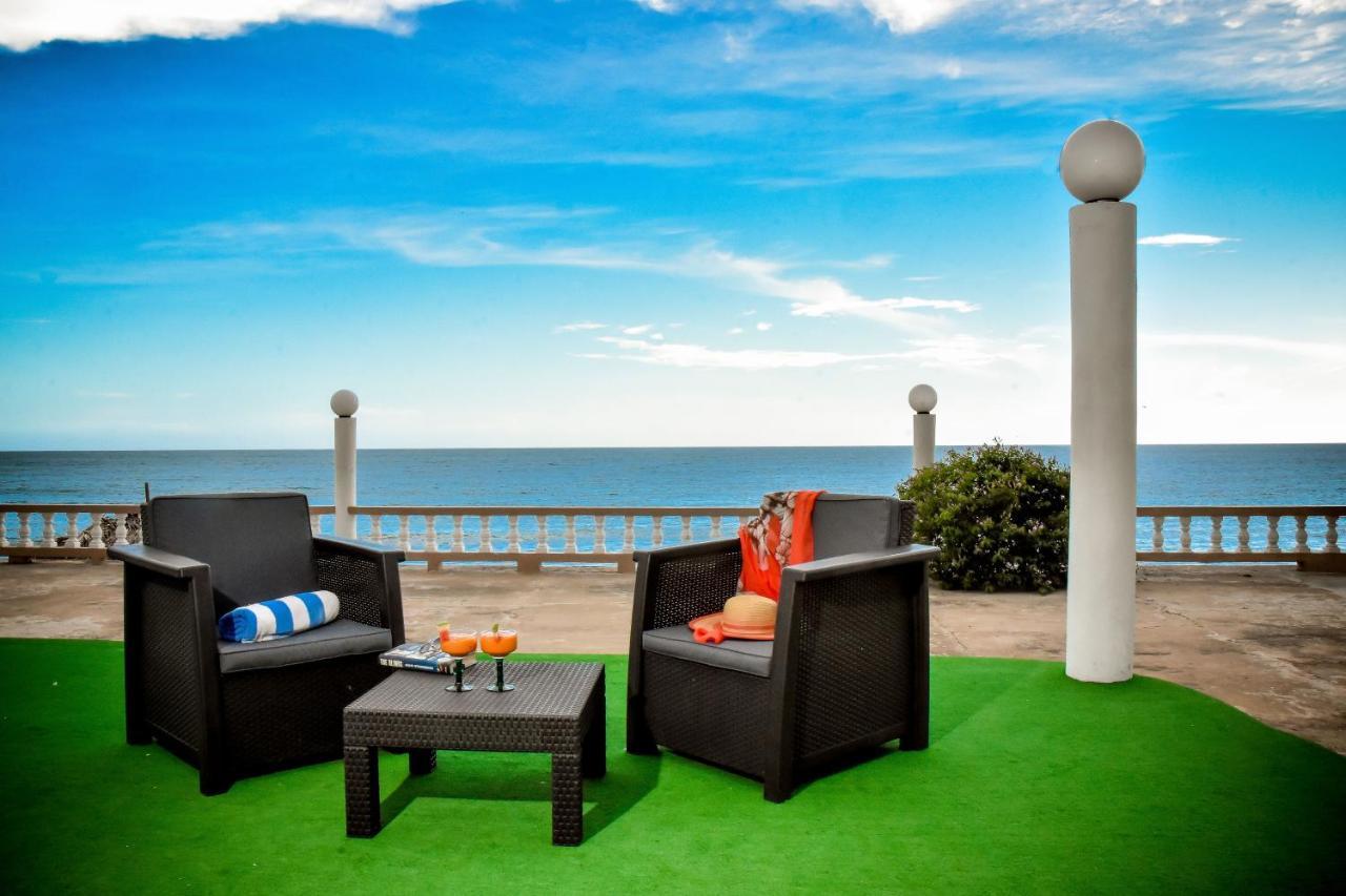 Beyond Sunset Resort & Villas Treasure Beach Exteriör bild